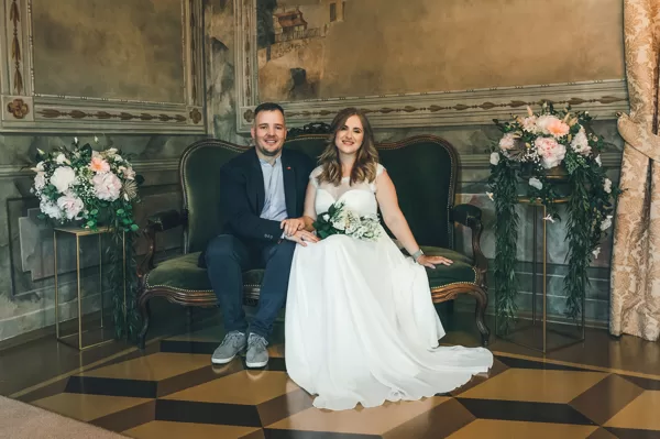 L &A